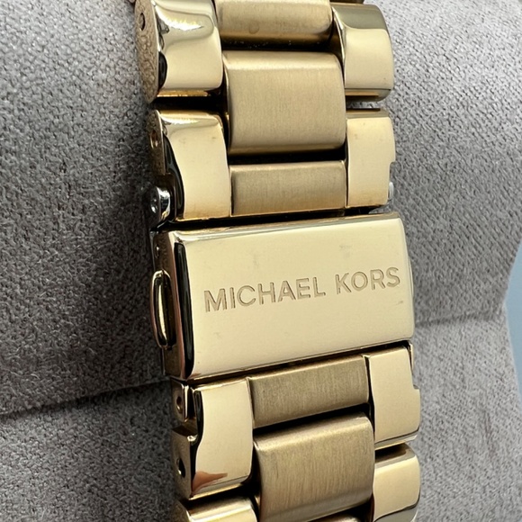 Michael Kors MK5605 Unisex Chronograph 40mm Case Gold Analog Wristwatch BrandNew - Picture 6 of 10